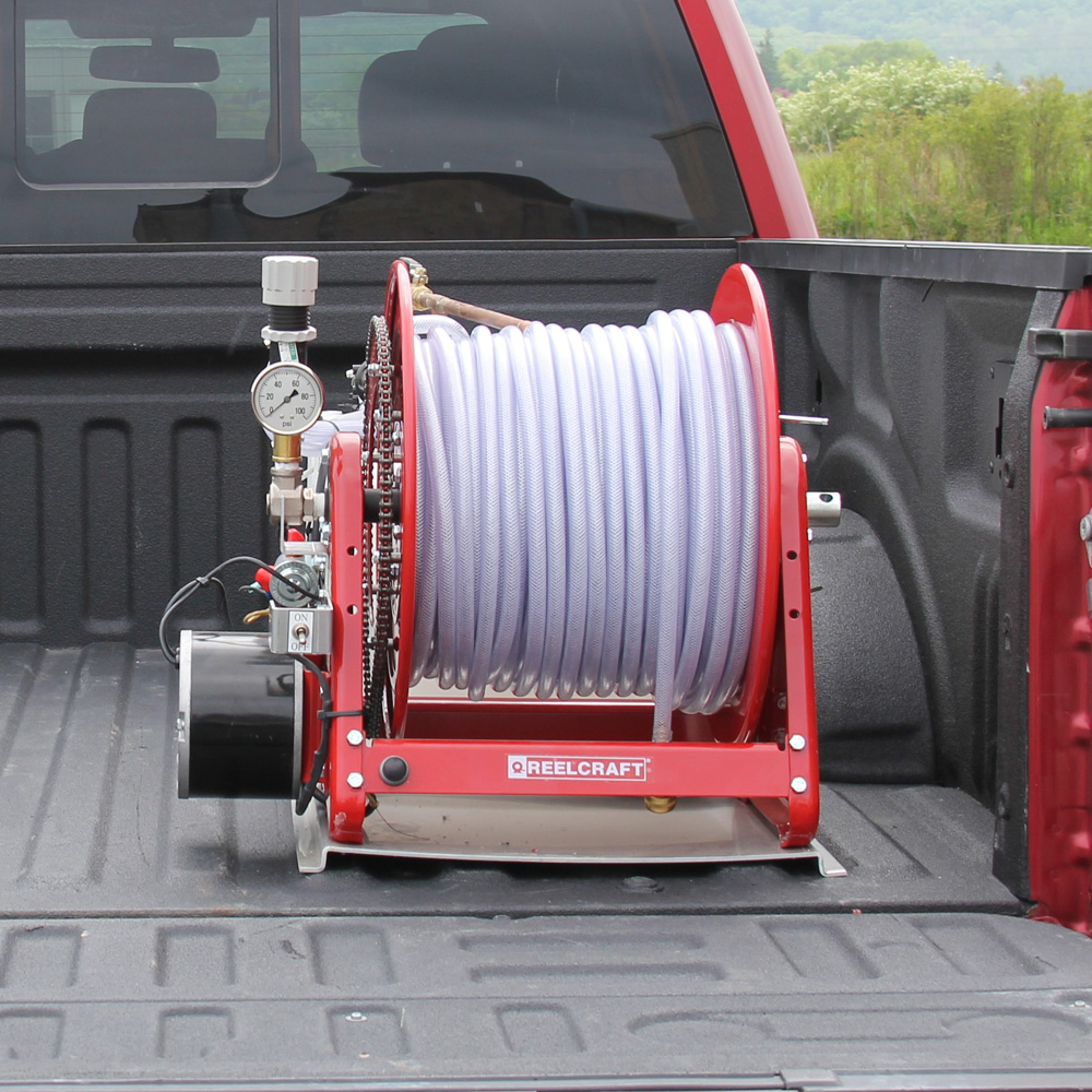 25 Gallon Skid Plate Sprayer - 1.8 GPM, 100 PSI - Image 2